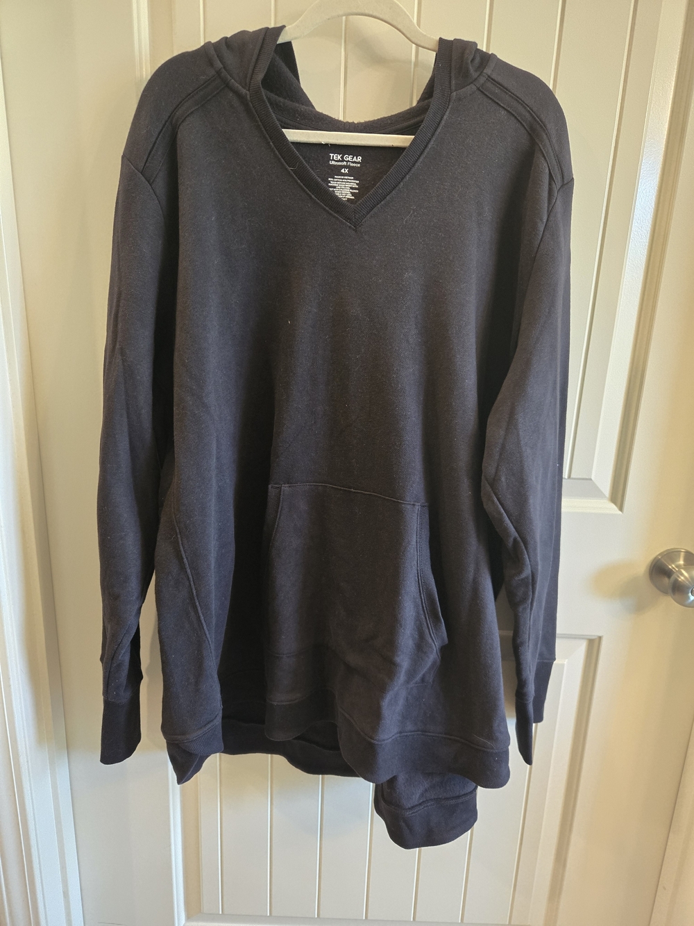 Tek Gear Women's Plus V-Neck Hooded Sweatshirt in Black Size 4x